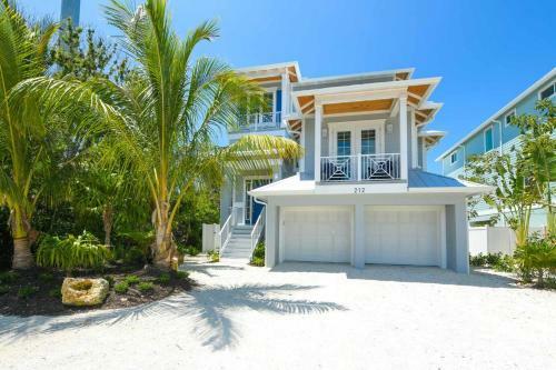 Anna Maria Beach House By Ami Locals