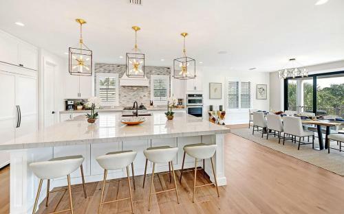 Sail Away By Ami Locals