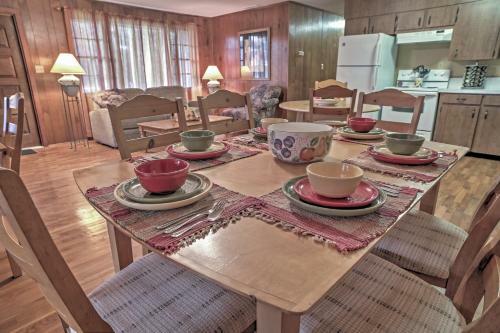 Charming Canalfront Retreat With Double Boat Slip!