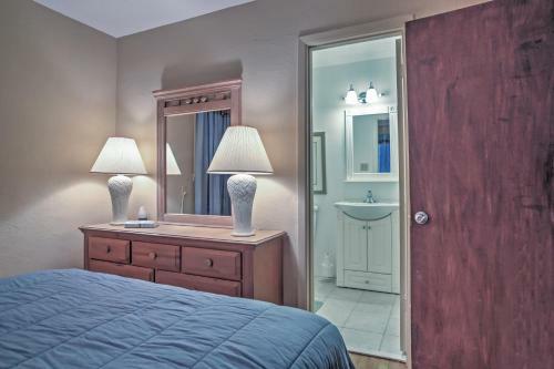 Charming Canalfront Retreat With Double Boat Slip!