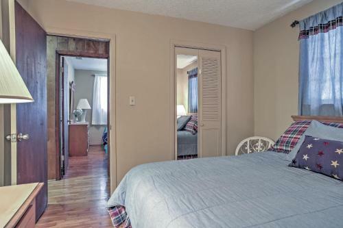 Charming Canalfront Retreat With Double Boat Slip!