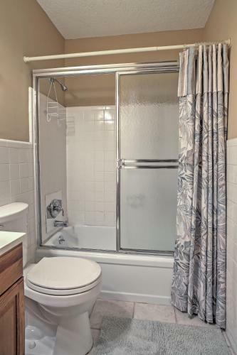 Charming Canalfront Retreat With Double Boat Slip!