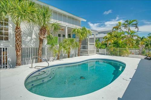 Homes-9871 Ne Gasparilla Pass Home