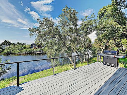 New Listing! Riverfront Home With Hot Tub & Dock Home