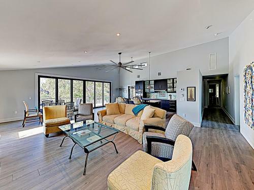 New Listing! Riverfront Home With Hot Tub & Dock Home