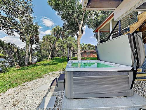 New Listing! Riverfront Home With Hot Tub & Dock Home