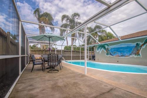 Home With Lanai And Pool - 7 Miles To Bradenton Beach!