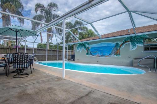 Home With Lanai And Pool - 7 Miles To Bradenton Beach!