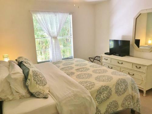 Brandenton - Beach Bungalow - West 2205