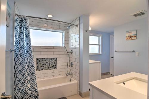 Canalfront House With Pool In San Remo Shores!