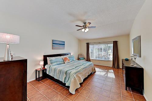 Pristine Home-screened Lanai & Private Pool Home