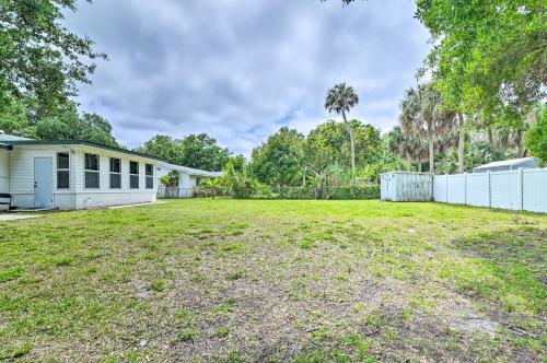 Pet-friendly Gulf Getaway - 10 Mi To Beaches!