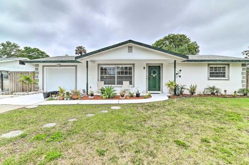 Pet-friendly Gulf Getaway - 10 Mi To Beaches!