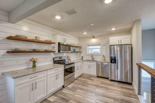 Villa Barefoot Hideaway Family Beachfront Retreat