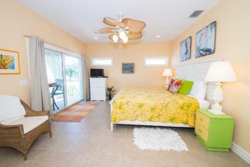 102 6th St S- Upstairs Home