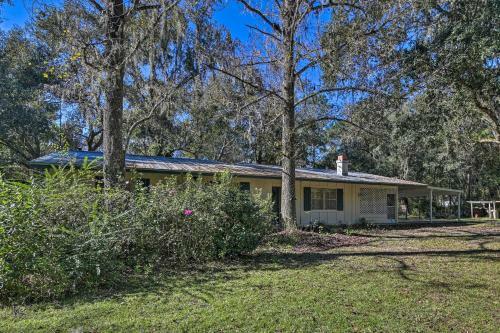 Pet-friendly Brooksville Cottage With Fire Pit!