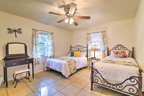 Pet-friendly Brooksville Cottage With Fire Pit!