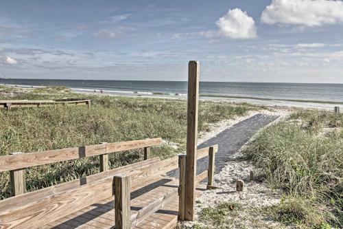 Apartamento Spanish-style Studio With Pool - Walk To Cocoa Beach