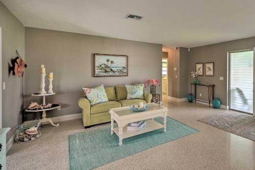 Canalfront Cape Coral Haven With Pool And Dock!