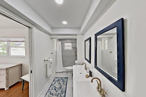 Luxe Waterfront Home With Private Dock & Pool! Home