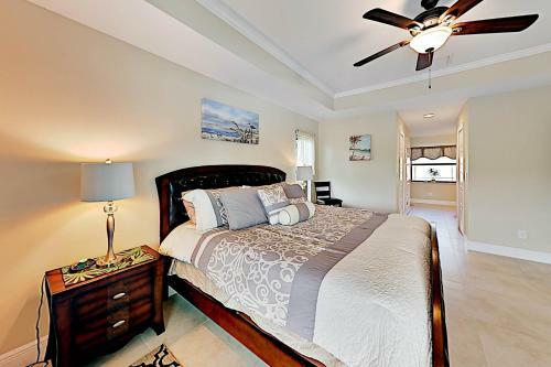 Canal-front Getaway - Boat Dock & Heated Pool Home