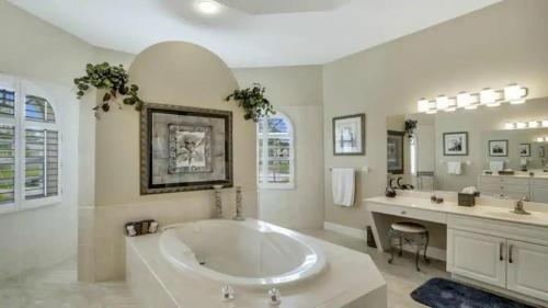 Exceptional Vacation Home In Cape Coral Home