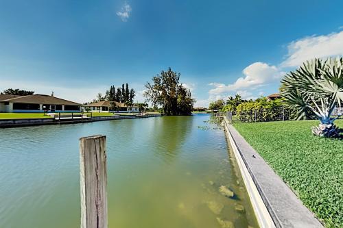 Exceptional Vacation Home In Cape Coral Home