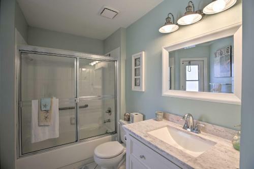 Coral Sunrise Waterfront Retreat With Pool And Patio!