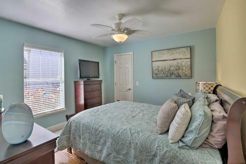 Coral Sunrise Waterfront Retreat With Pool And Patio!