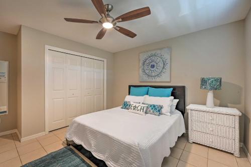 Canalfront Cape Coral Escape With Pool, Dock And Kayaks
