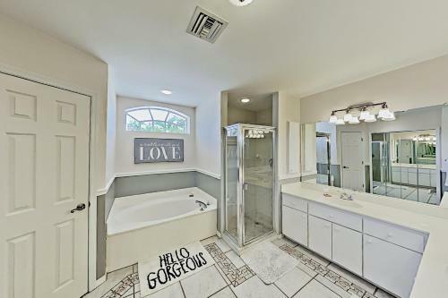 Villa Euphoria - 2-unit Canal Retreat With Pool Home