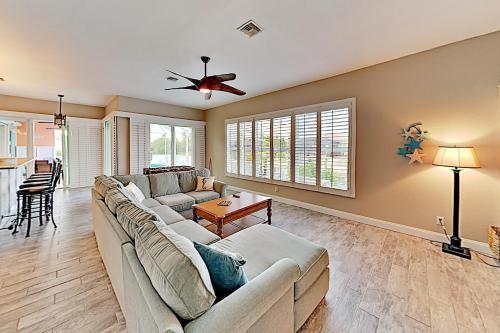 Lavish Canal-front Getaway With Heated Pool & Dock Home