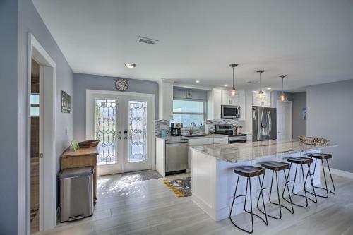 Canalfront Cape Coral Home With Dock And Bbq!