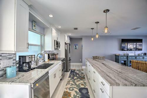 Canalfront Cape Coral Home With Dock And Bbq!