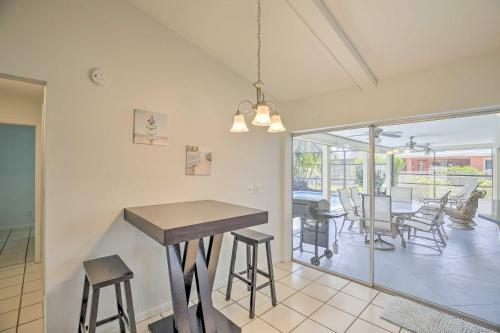 Canalfront Cape Coral Getaway With Boat Lift!