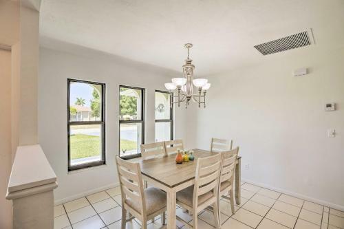 Canalfront Cape Coral Getaway With Boat Lift!