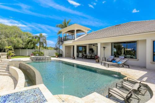 Exceptional Vacation Home In Cape Coral Home