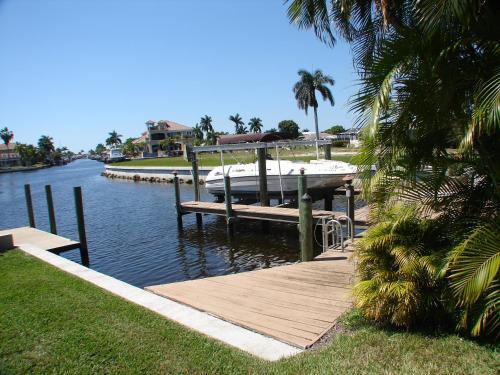 Waterfront Villa Sunset Cove - South Cape Id 109