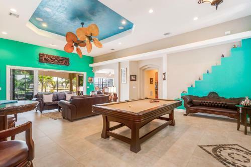 4 Bed 4 Bath Apartment In Cape Coral
