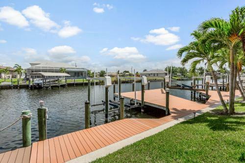 4 Bed 4 Bath Apartment In Cape Coral