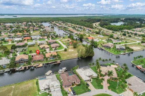 4 Bed 4 Bath Apartment In Cape Coral