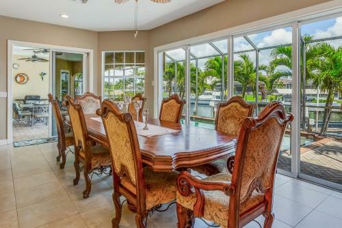 4 Bed 4 Bath Apartment In Cape Coral