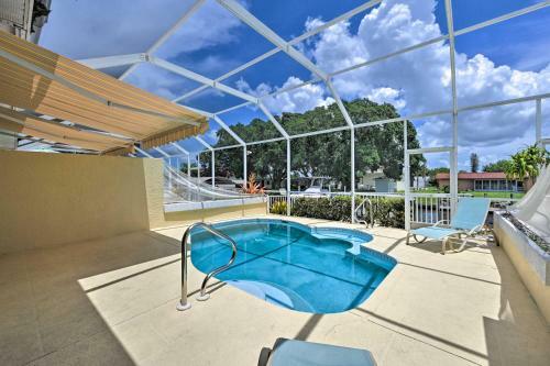 Cape Coral Escape With Screened Pool, Near Beaches!
