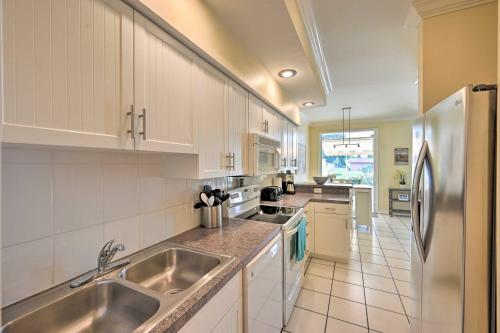 Cape Coral Escape With Screened Pool, Near Beaches!