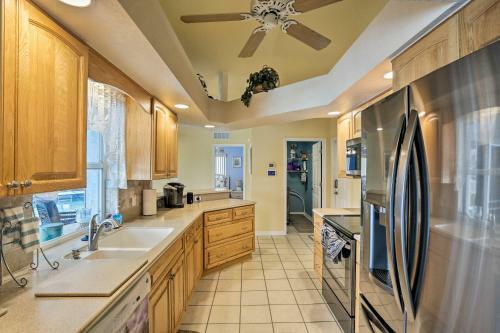 Cape Coral Villa With Pool - 7 Mi To Beach!