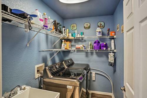 Cape Coral Villa With Pool - 7 Mi To Beach!