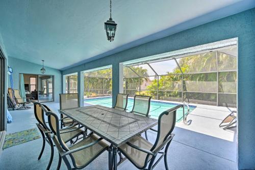 Bright And Airy Cape Coral Home With Lanai And Pool