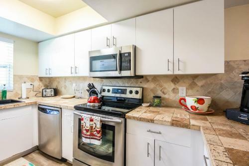 Gulf Access #b 2-bedroom W/ Heated Pool