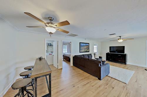 Canal-front Getaway With Heated Pool & Dock Home
