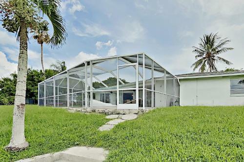 Canal-front Getaway With Heated Pool & Dock Home